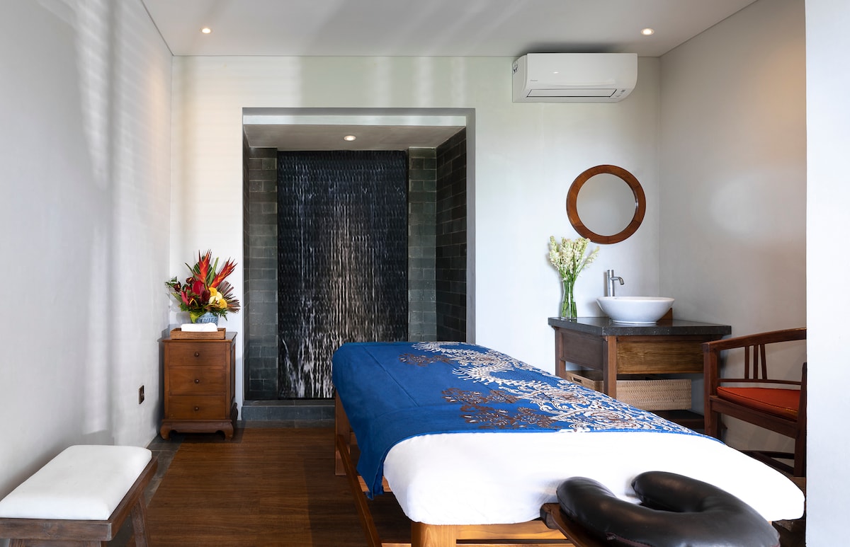 5BR Villa Bangkuang|Huge Pool & Lawn|Near Canggu 13