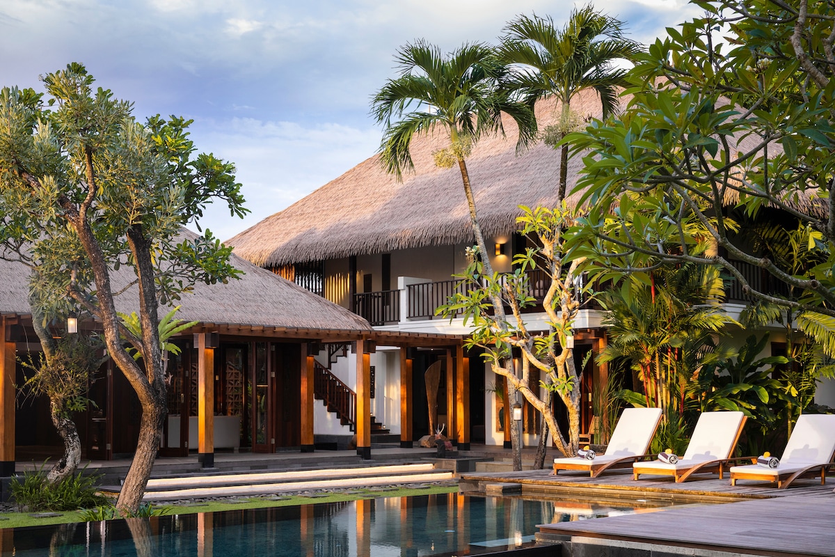 5BR Villa Bangkuang|Huge Pool & Lawn|Near Canggu 3