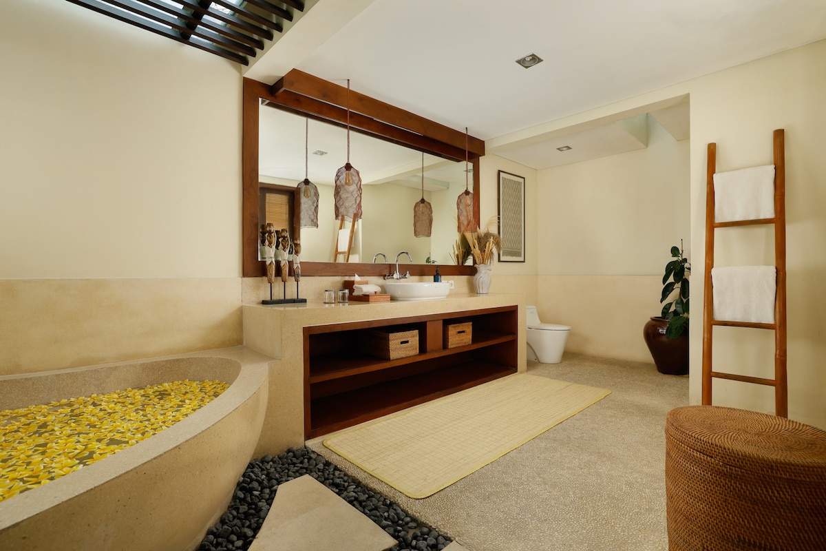 Spacious 5BR Villa Nelayan Canggu|Walk to Beach 17