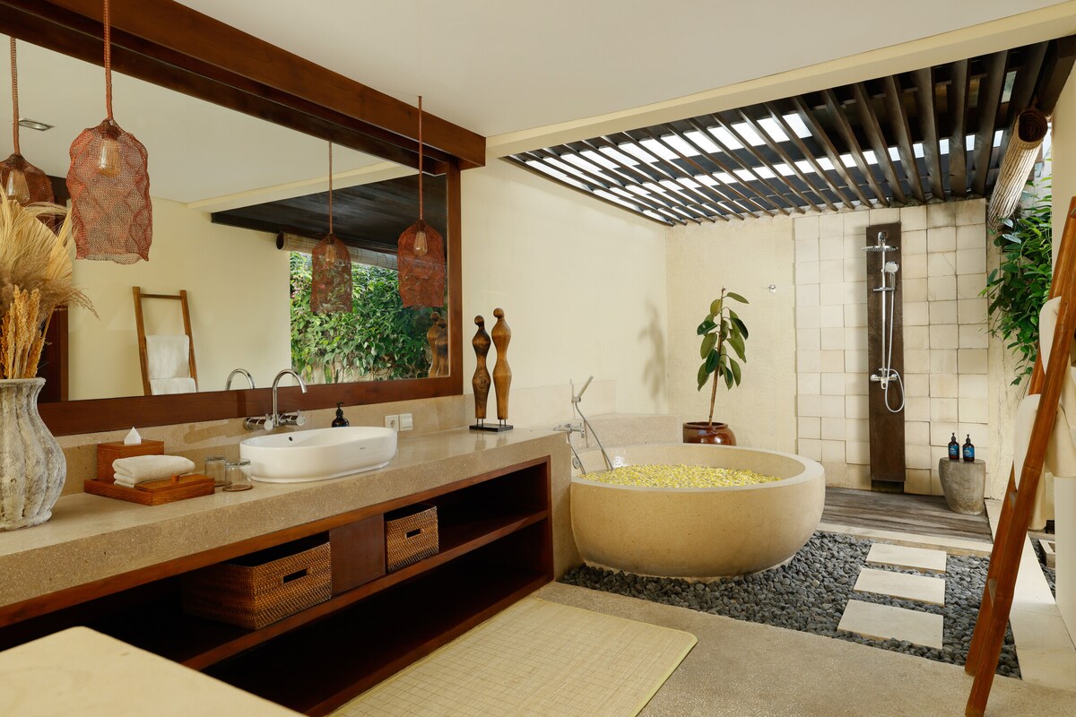 Spacious 5BR Villa Nelayan Canggu|Walk to Beach 18