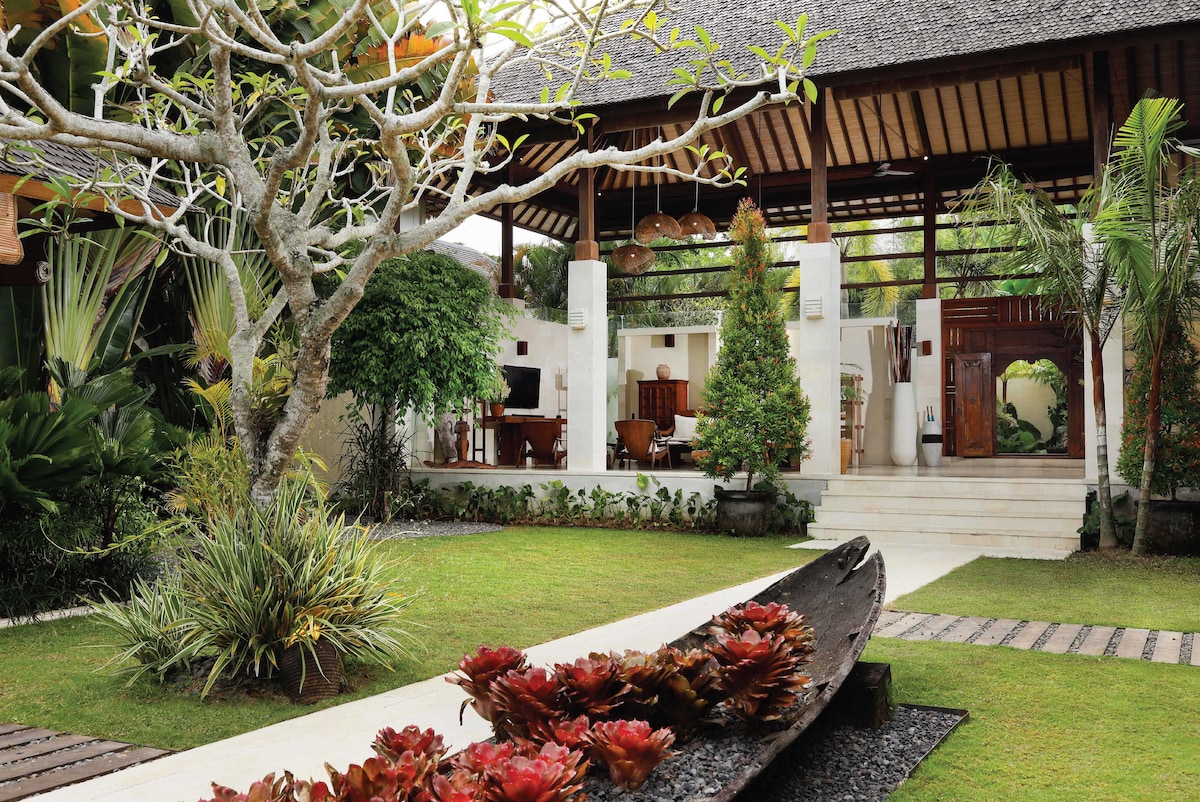 Spacious 5BR Villa Nelayan Canggu|Walk to Beach 28