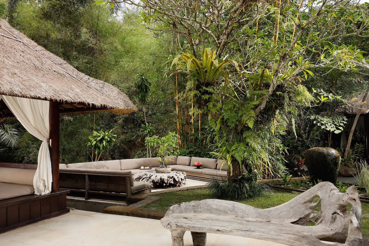 Lush 1BR Pool Suite, 20 Mins Ride to Canggu 5