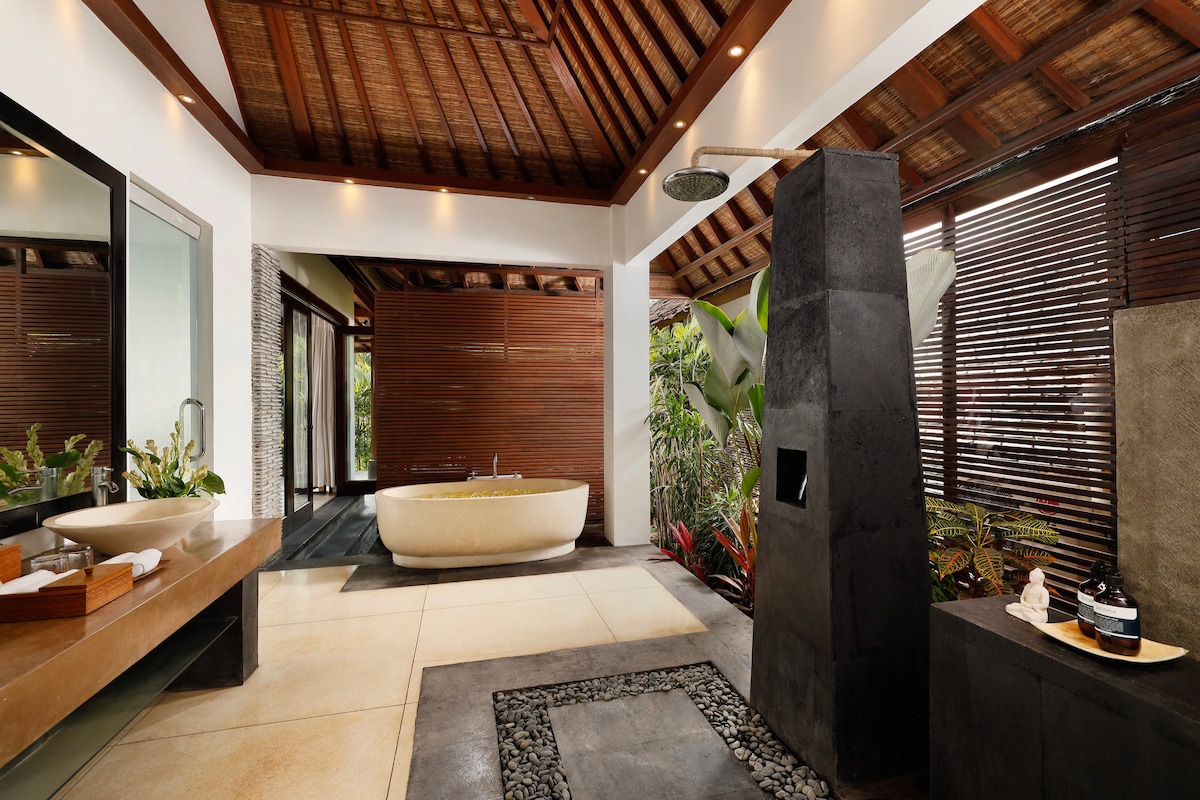 Lush 1BR Pool Suite, 20 Mins Ride to Canggu 9