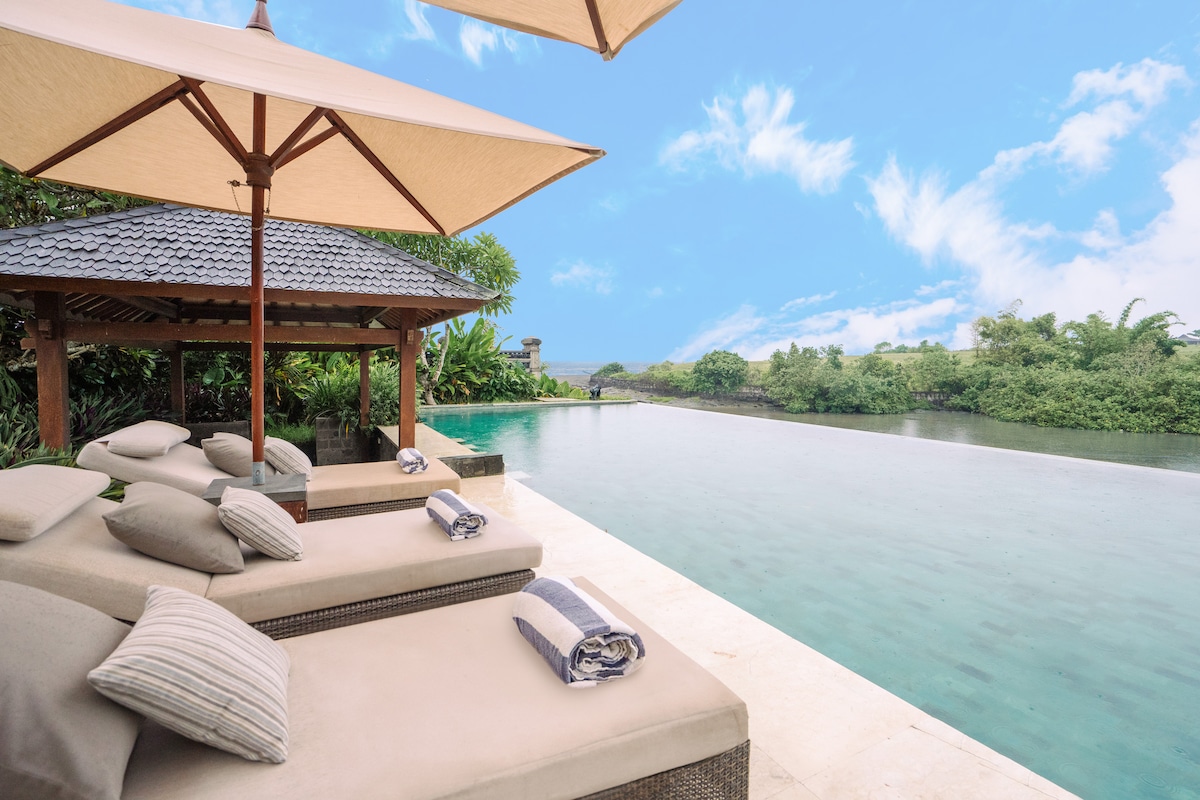4BR Villa Omekai|Oceanfront|Big Lawn|Near Canggu