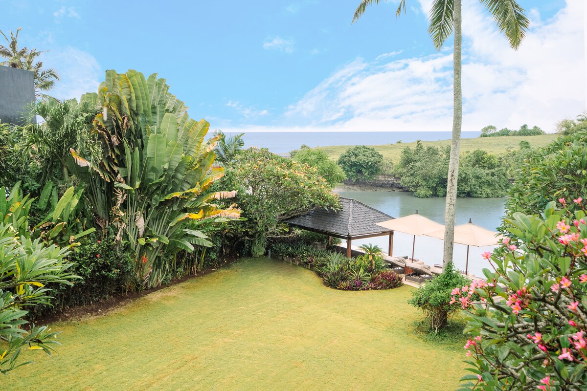 4BR Villa Omekai|Oceanfront|Big Lawn|Near Canggu 16