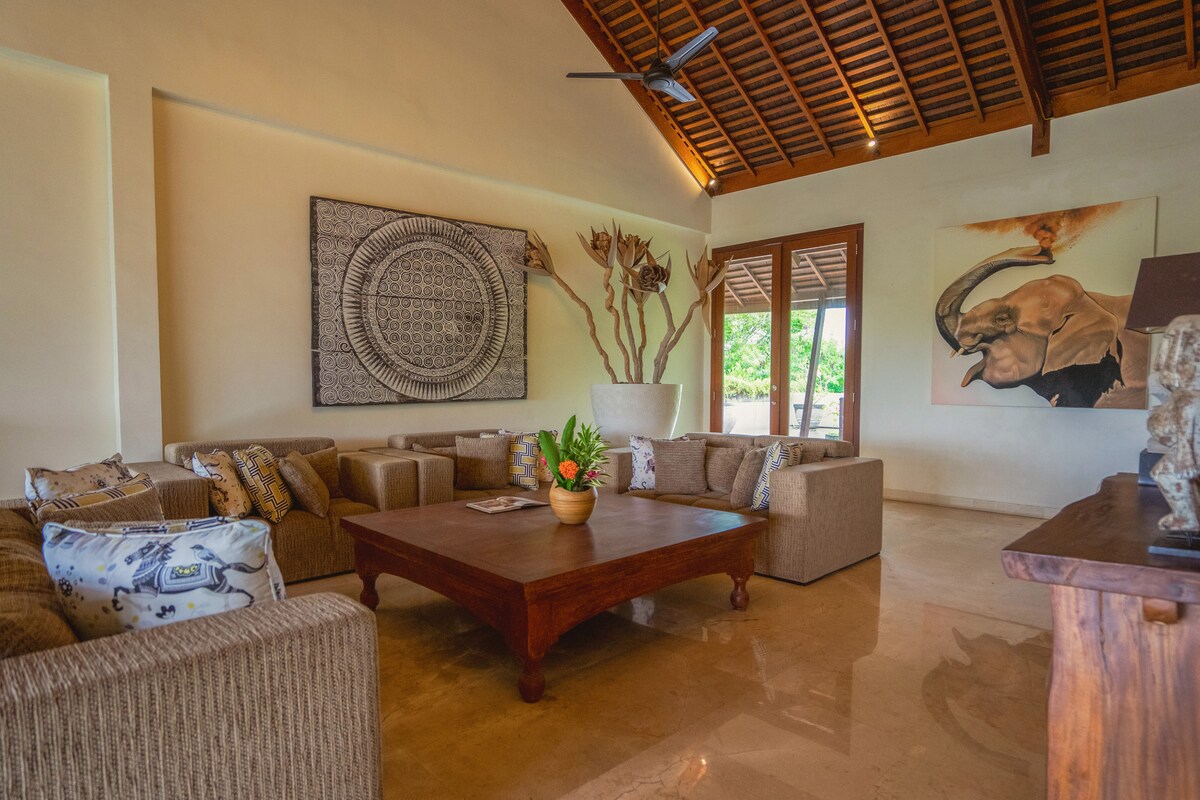 4BR Villa Omekai|Oceanfront|Big Lawn|Near Canggu 25