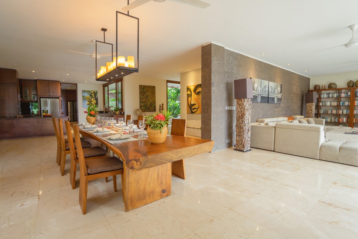 4BR Villa Omekai|Oceanfront|Big Lawn|Near Canggu 6
