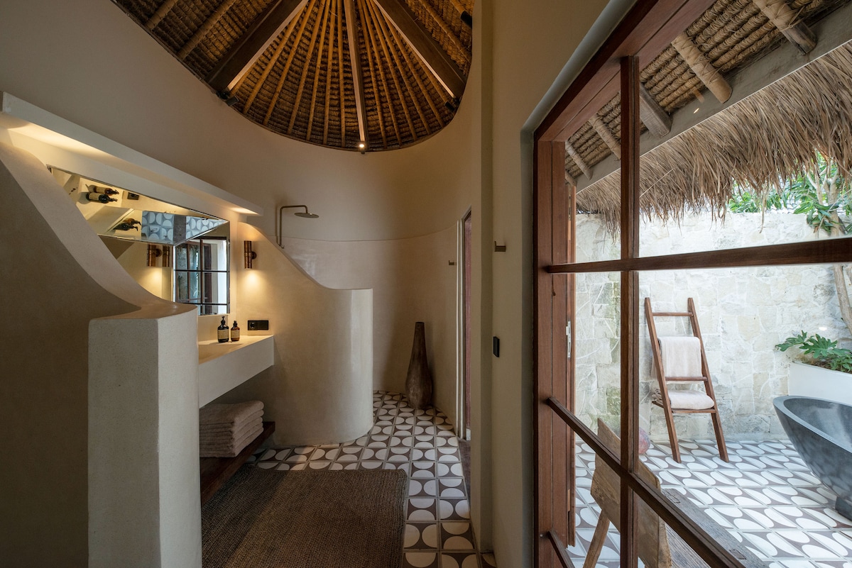 4 Bedroom Designer Bohemian Villa with Full Staff 10