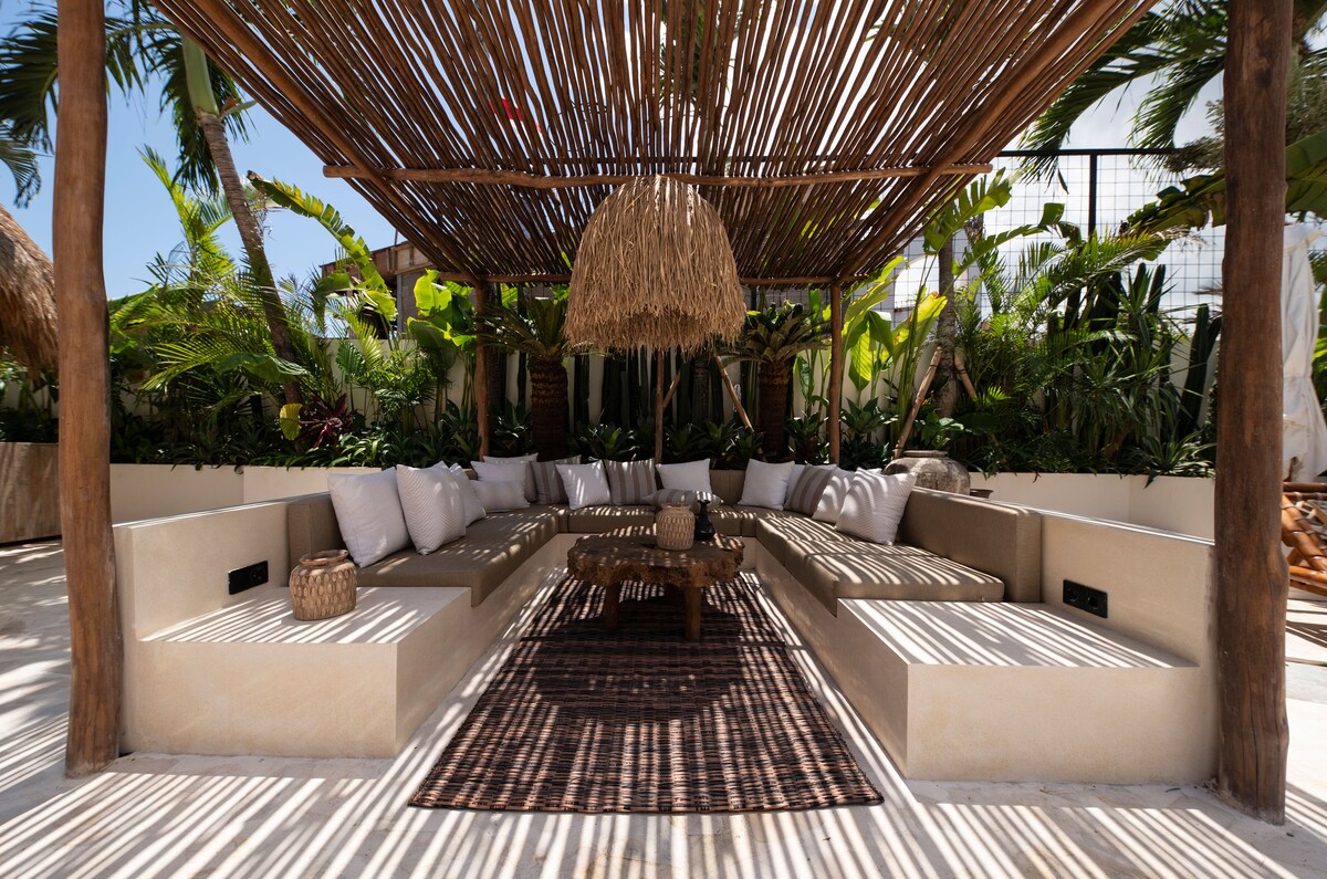 4 Bedroom Designer Bohemian Villa with Full Staff 11