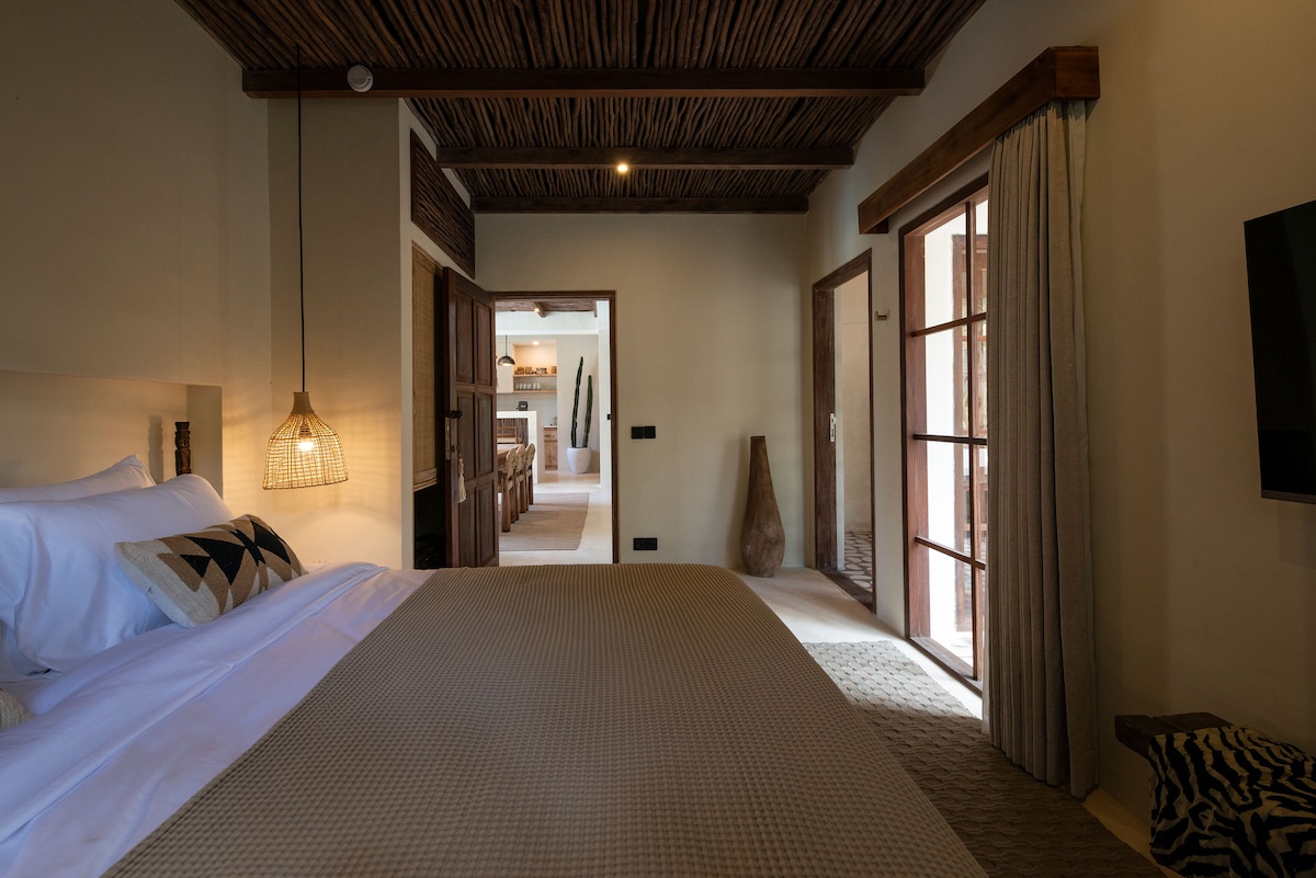 4 Bedroom Designer Bohemian Villa with Full Staff 31