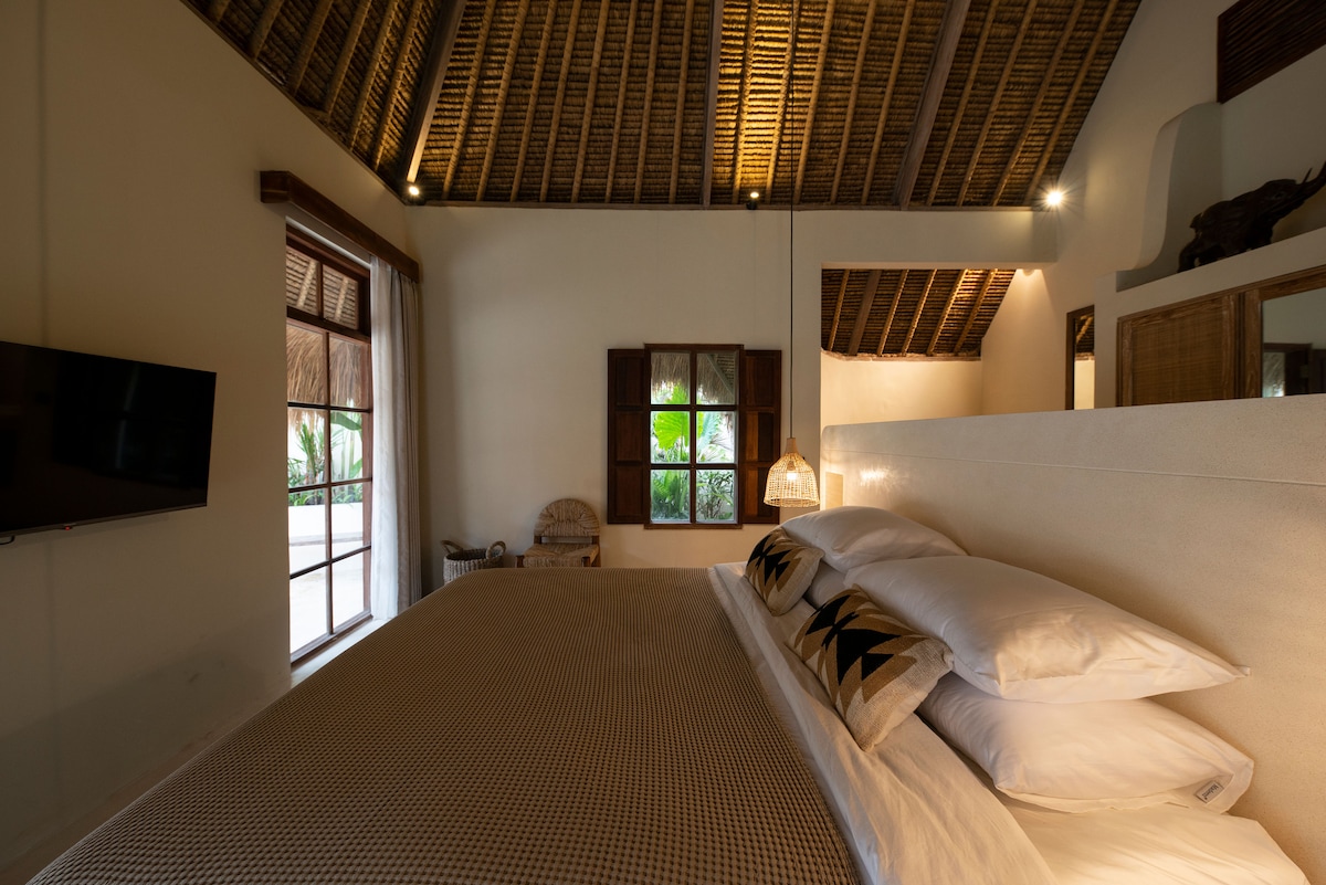 4 Bedroom Designer Bohemian Villa with Full Staff 33