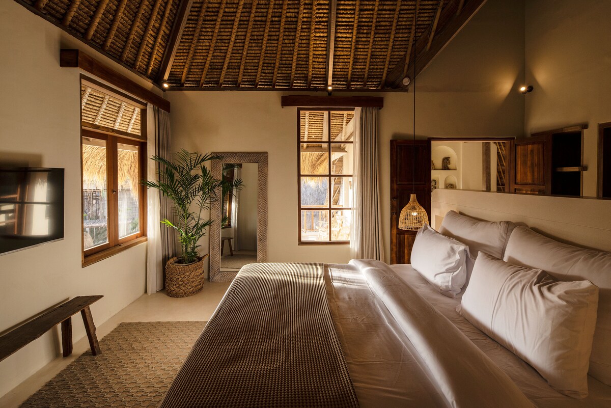 4 Bedroom Designer Bohemian Villa with Full Staff 34