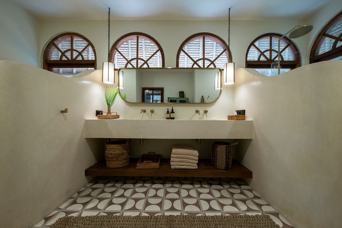4 Bedroom Designer Bohemian Villa with Full Staff 35