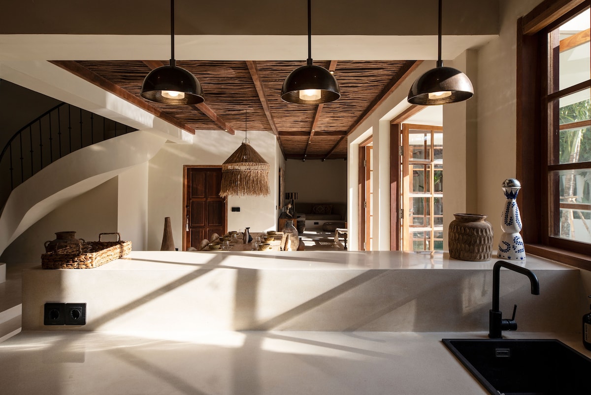 4 Bedroom Designer Bohemian Villa with Full Staff 38