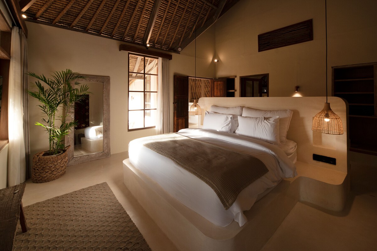 4 Bedroom Designer Bohemian Villa with Full Staff 7