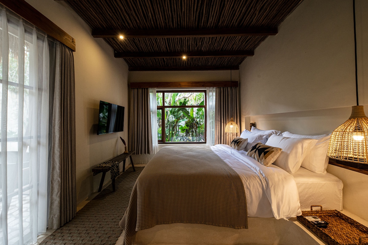 4 Bedroom Designer Bohemian Villa with Full Staff 9
