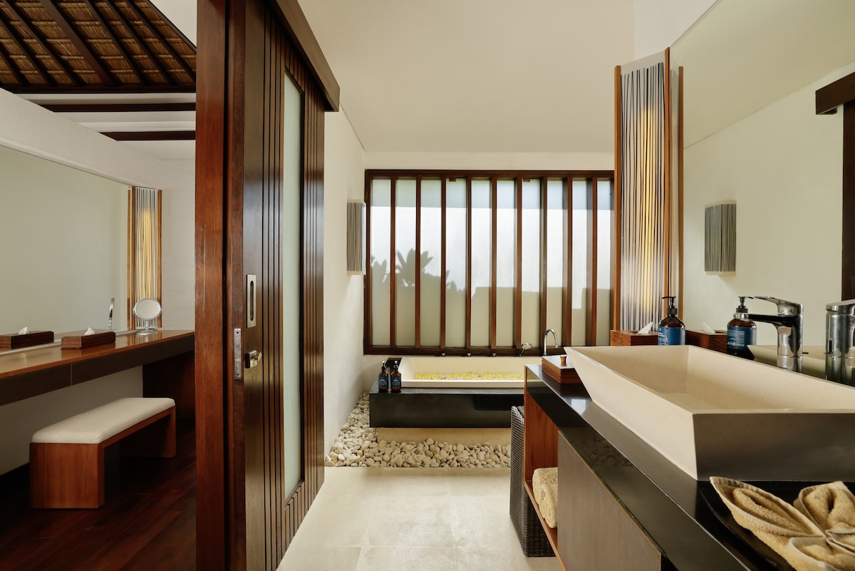 Quiet Luxury 3BR Private Pool Villa in Jimbaran 11