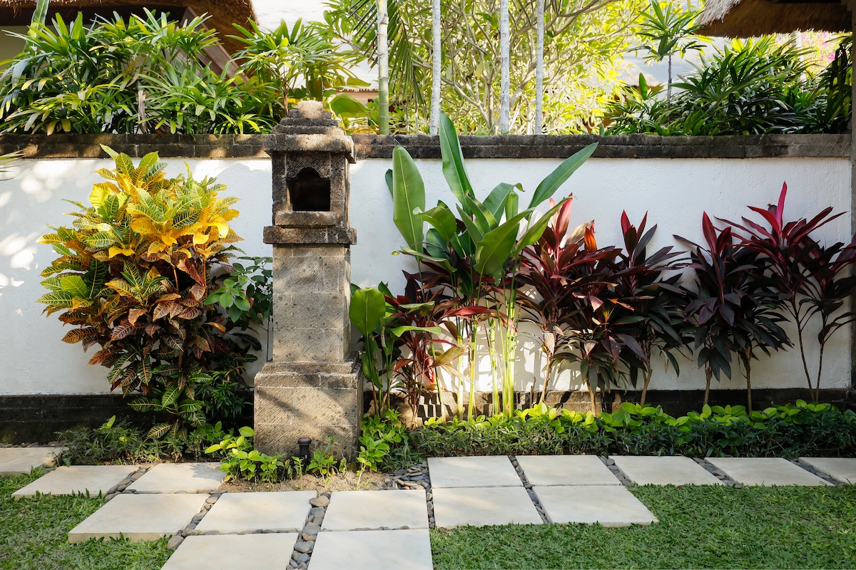 Bohemian Style 3BR Villa Near Beach in Jimbaran 12