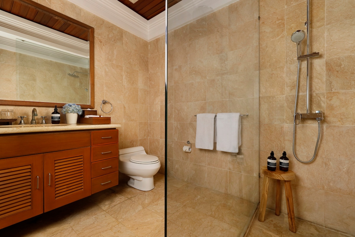 Bohemian Style 3BR Villa Near Beach in Jimbaran 17