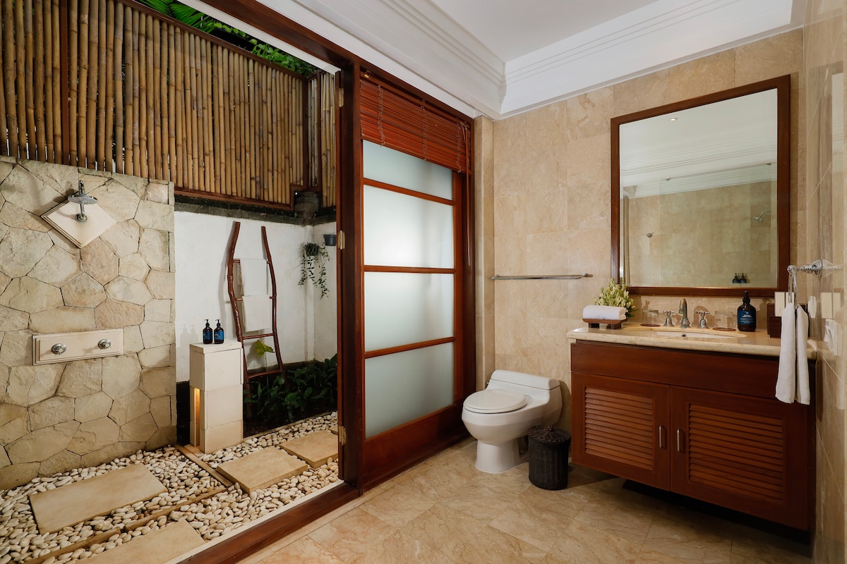Tranquil Beachside 2BR Pool Villa Jimbaran 12