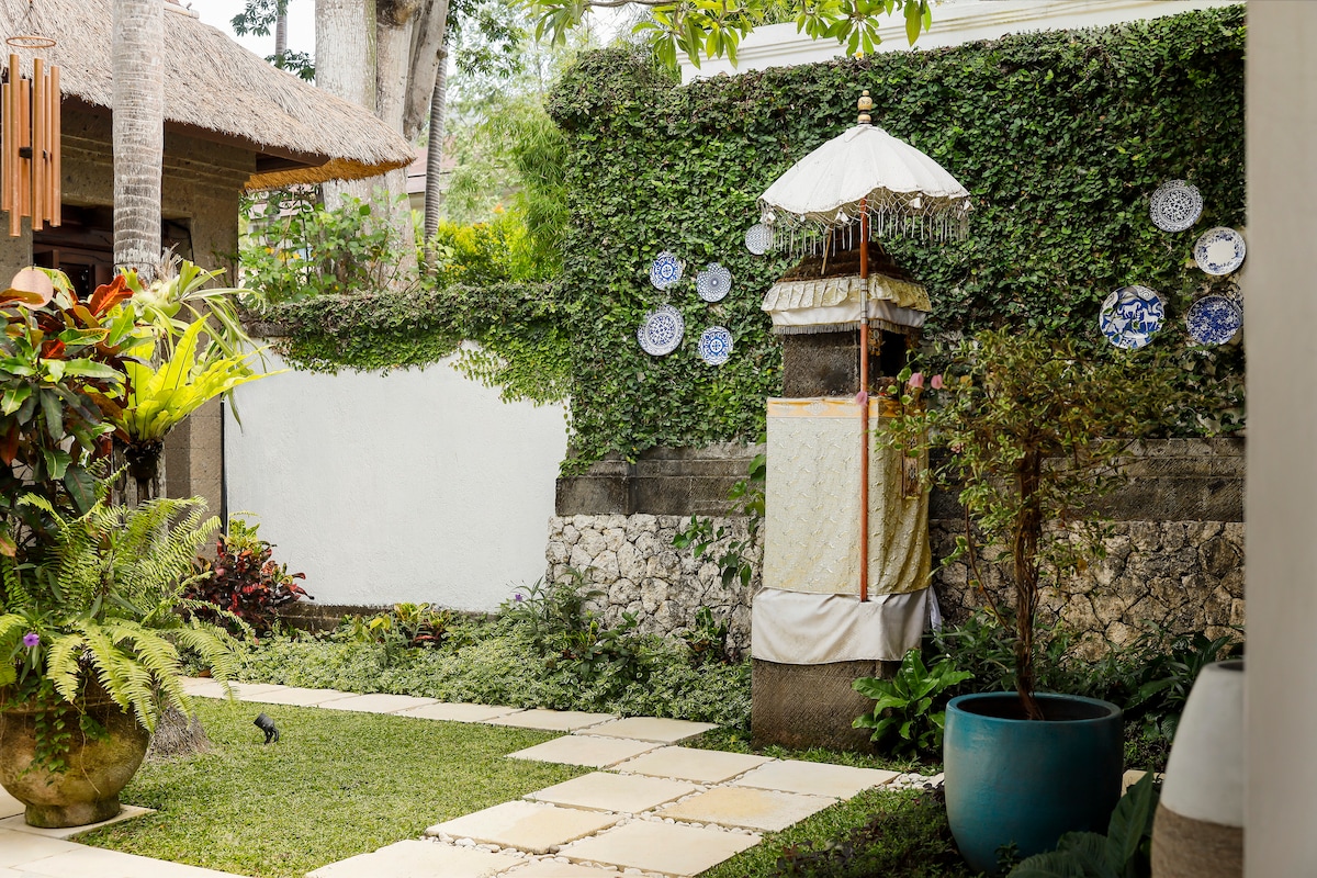 Tranquil Beachside 2BR Pool Villa Jimbaran 17