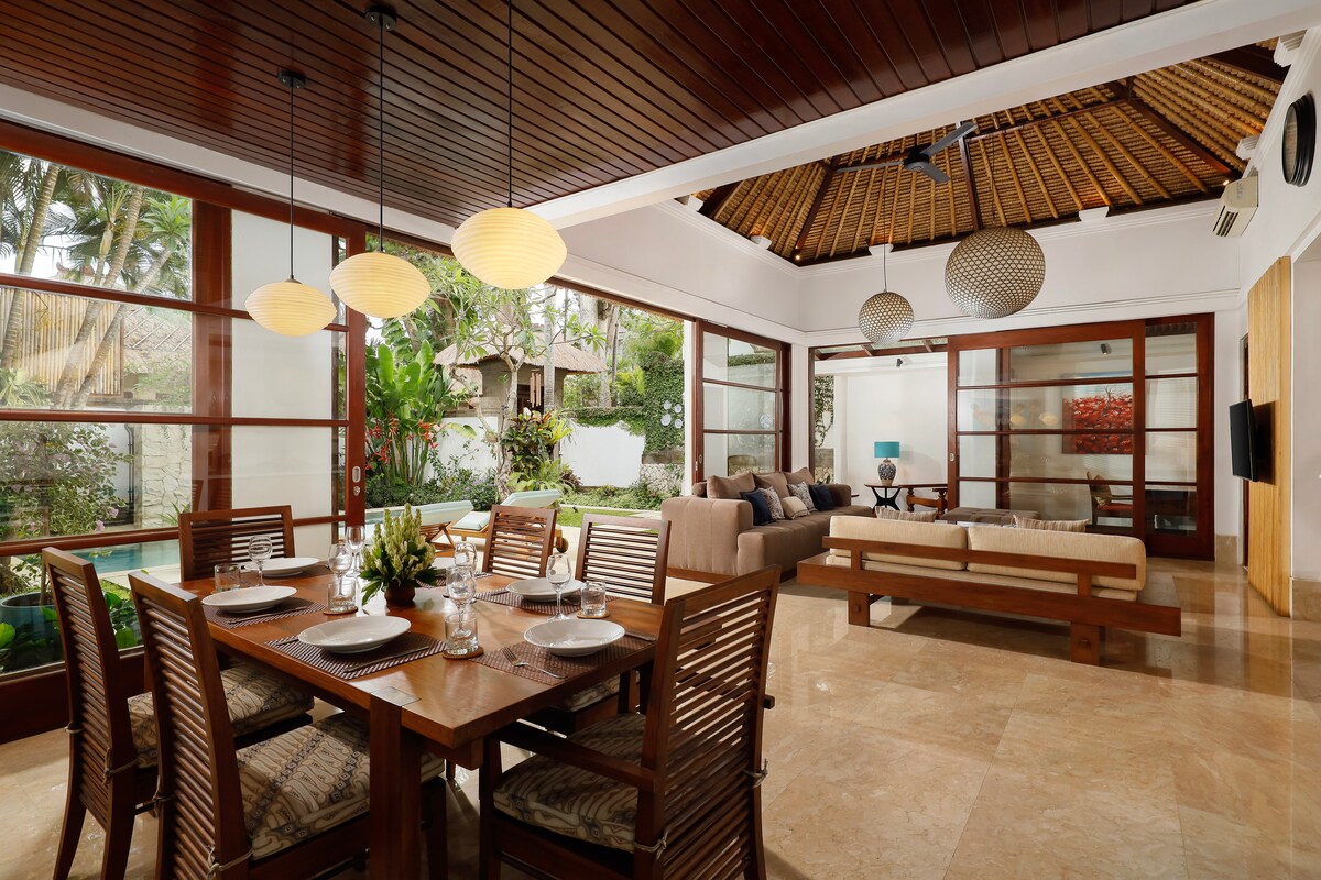 Tranquil Beachside 2BR Pool Villa Jimbaran 5