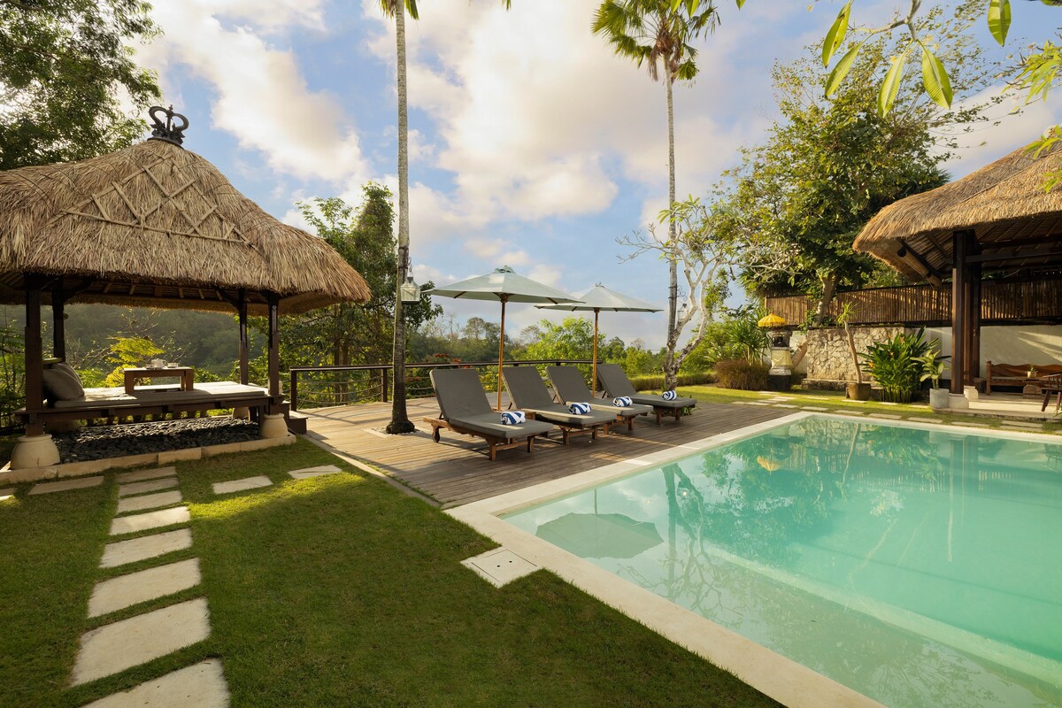 Cliffside Greenery View 3BR Pool Villa Jimbaran 16