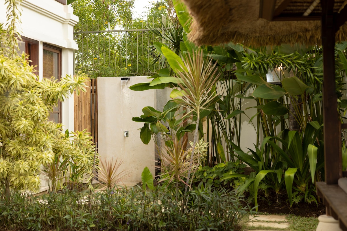 Cliffside Greenery View 3BR Pool Villa Jimbaran 17