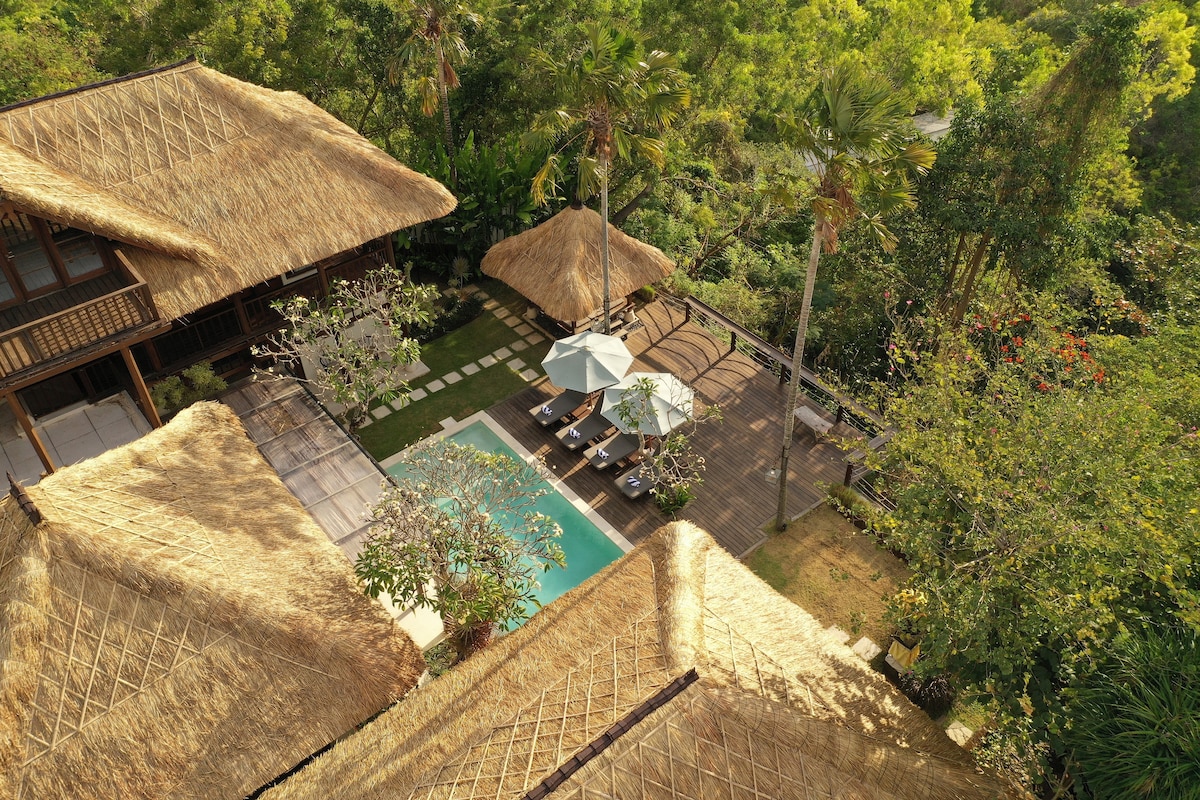 Cliffside Greenery View 3BR Pool Villa Jimbaran 18