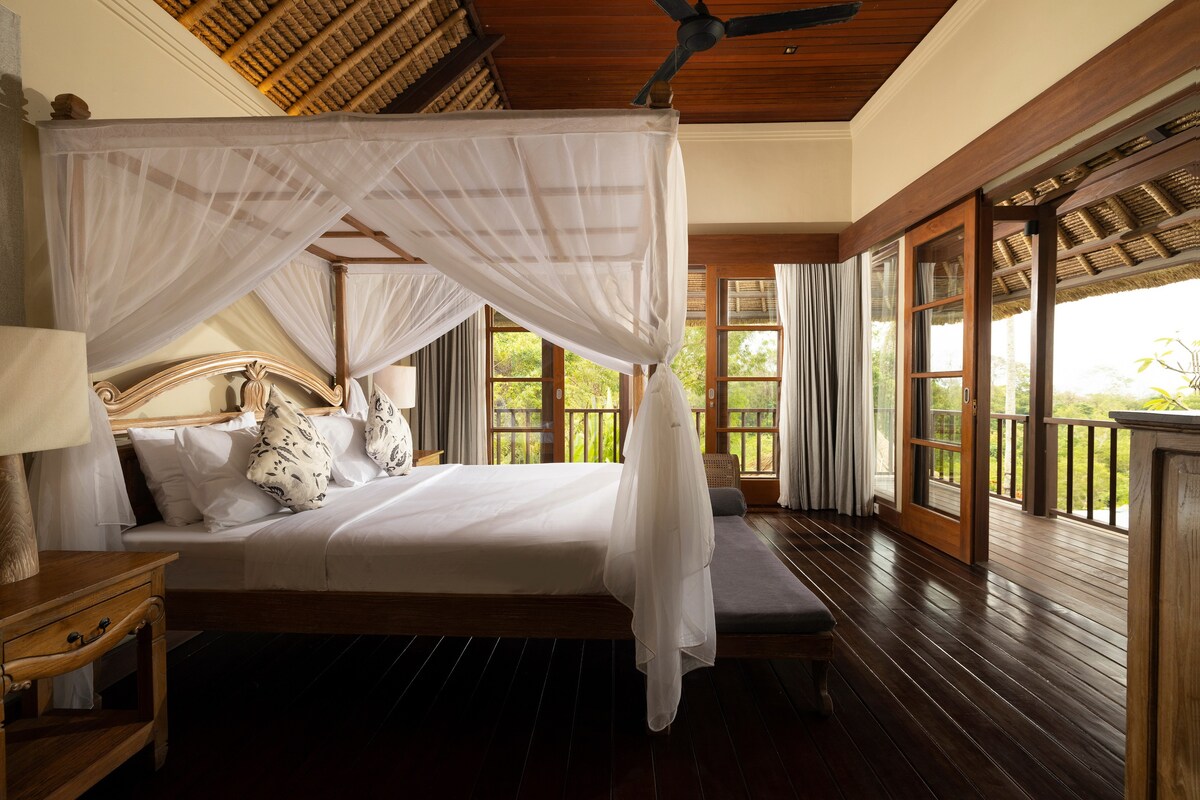 Cliffside Greenery View 3BR Pool Villa Jimbaran 20