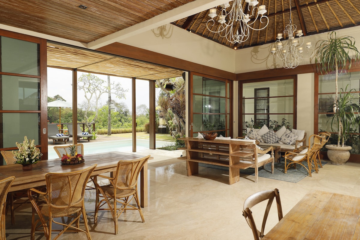 Cliffside Greenery View 3BR Pool Villa Jimbaran 4