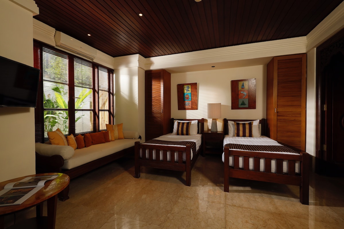 Tranquil Family Retreat 3BR Pool Villa Near Beach 10