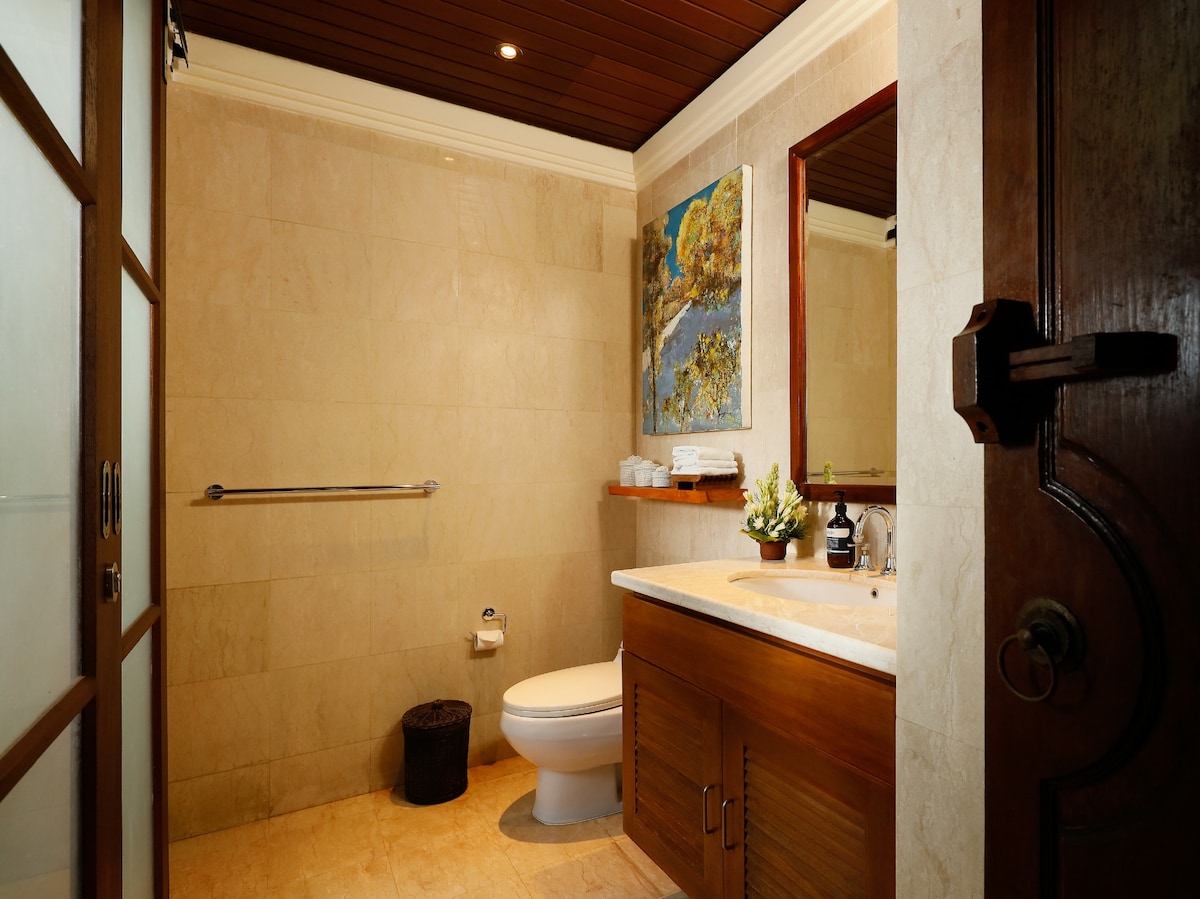 Tranquil Family Retreat 3BR Pool Villa Near Beach 16