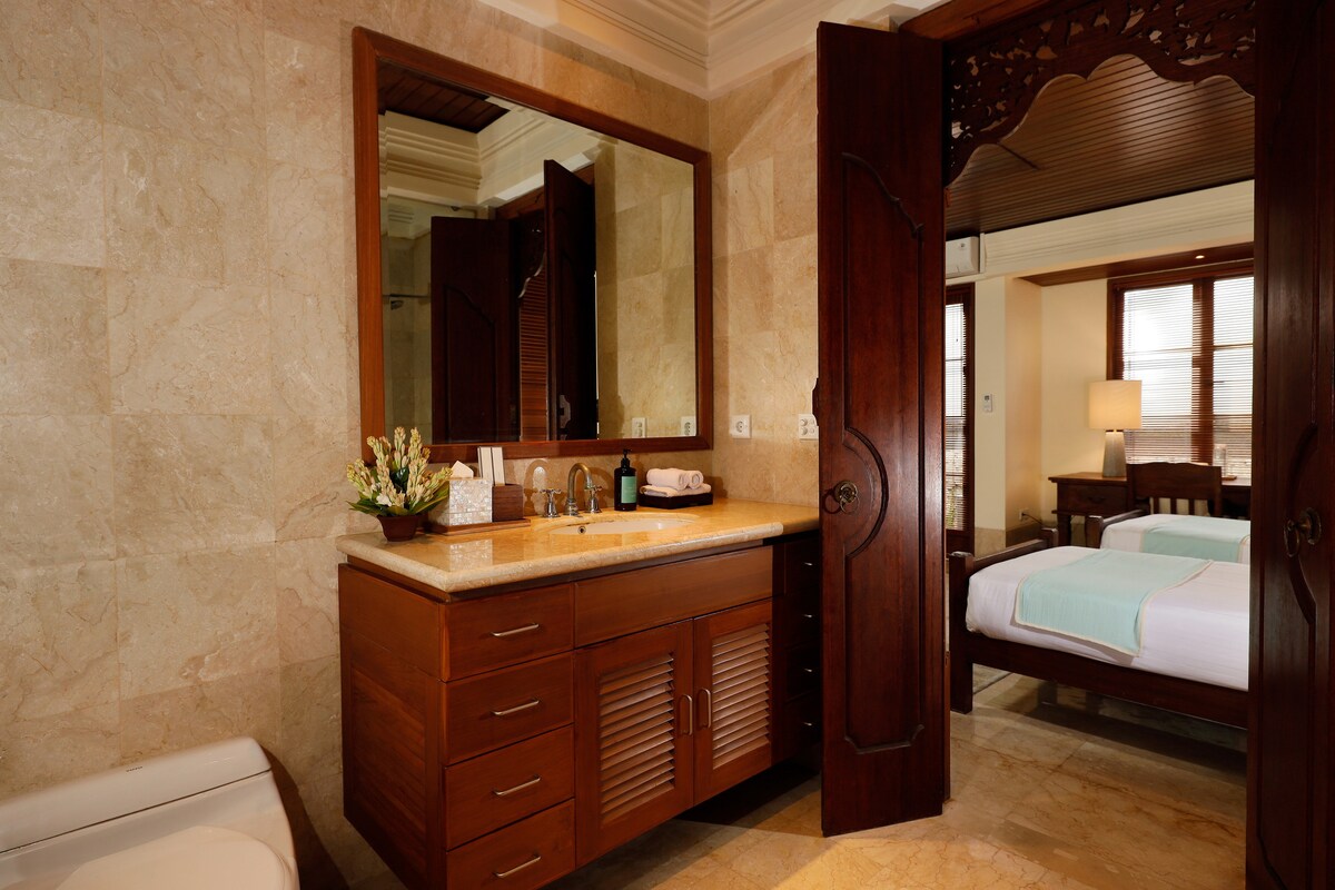 Relaxing Retreat 3BR Pool Villa Steps to Beach 13