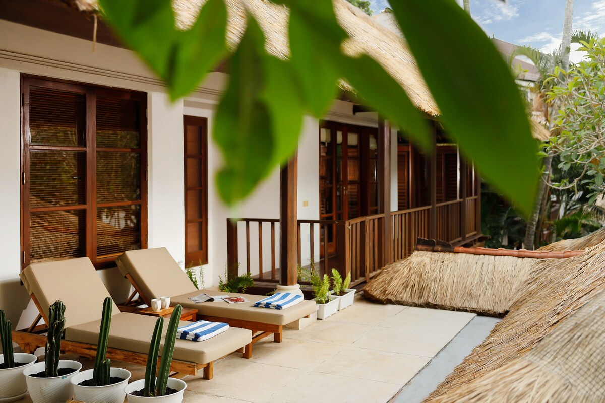 Relaxing Retreat 3BR Pool Villa Steps to Beach 8