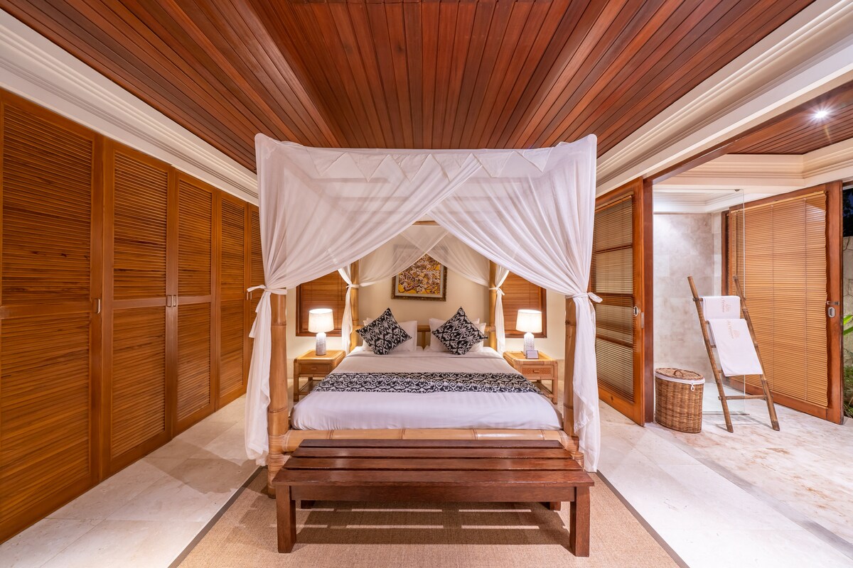 Hideaway Cliffside 3BR Pool Villa Near Beach 10