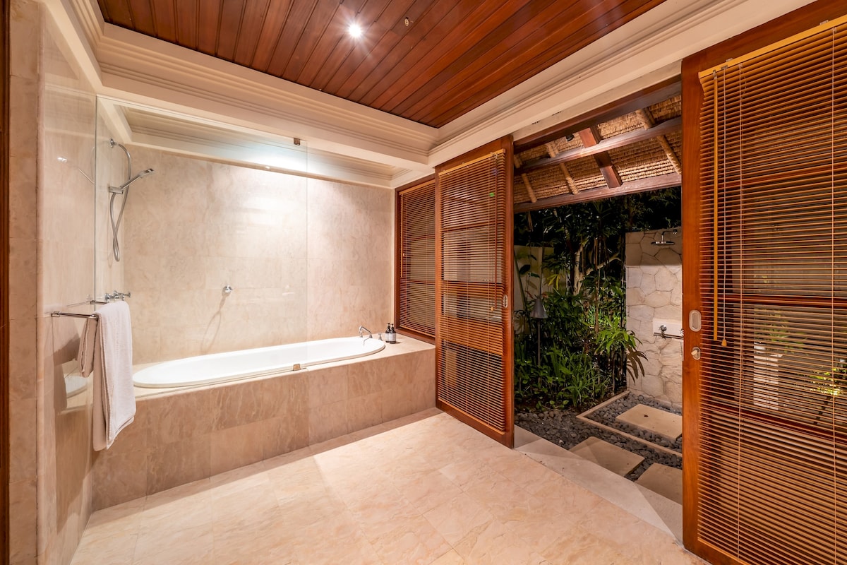 Hideaway Cliffside 3BR Pool Villa Near Beach 15