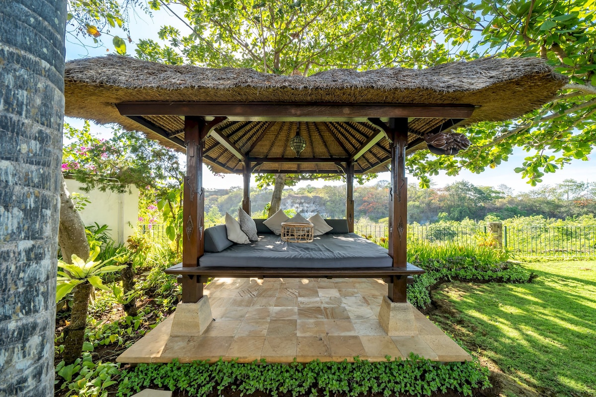 Hideaway Cliffside 3BR Pool Villa Near Beach 21