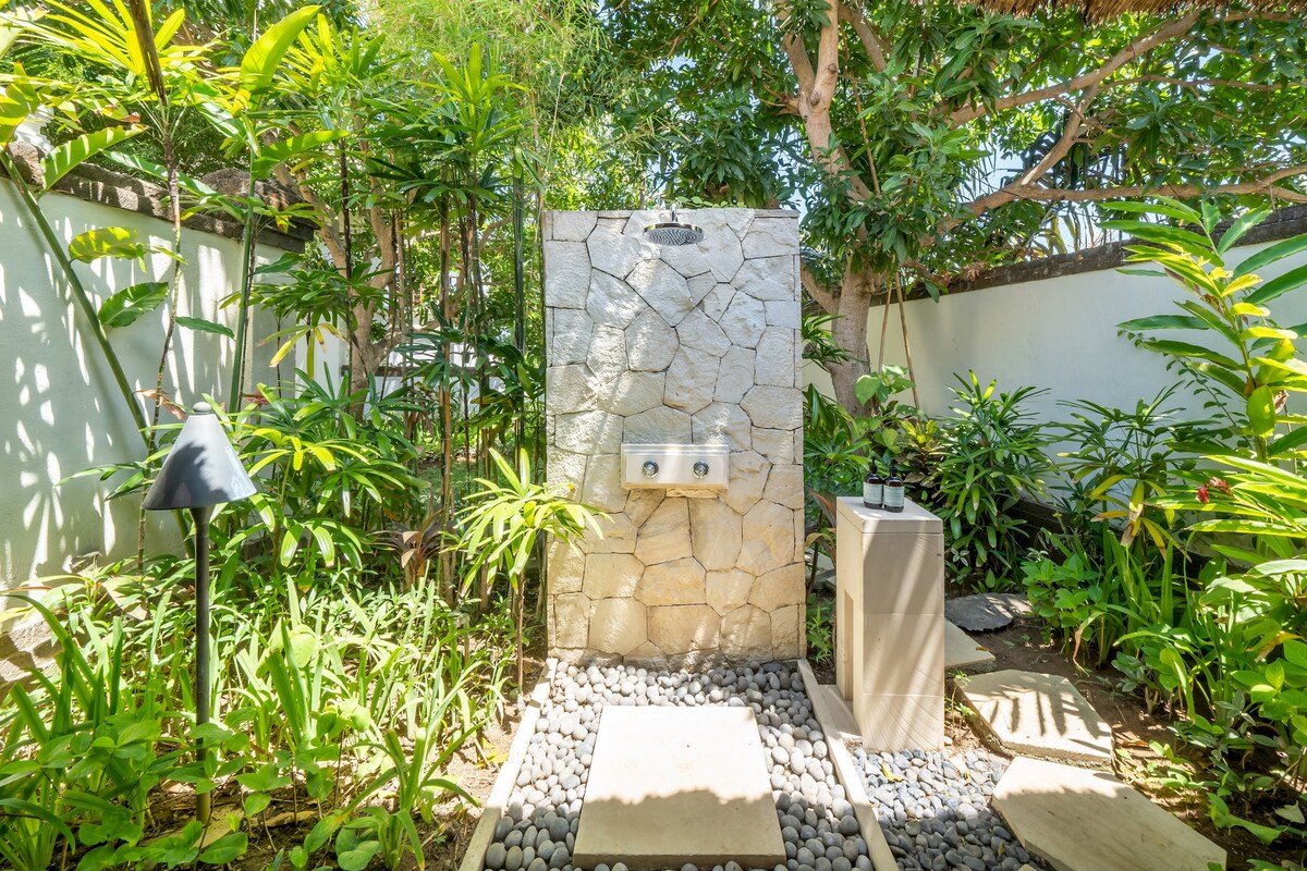 Hideaway Cliffside 3BR Pool Villa Near Beach 22