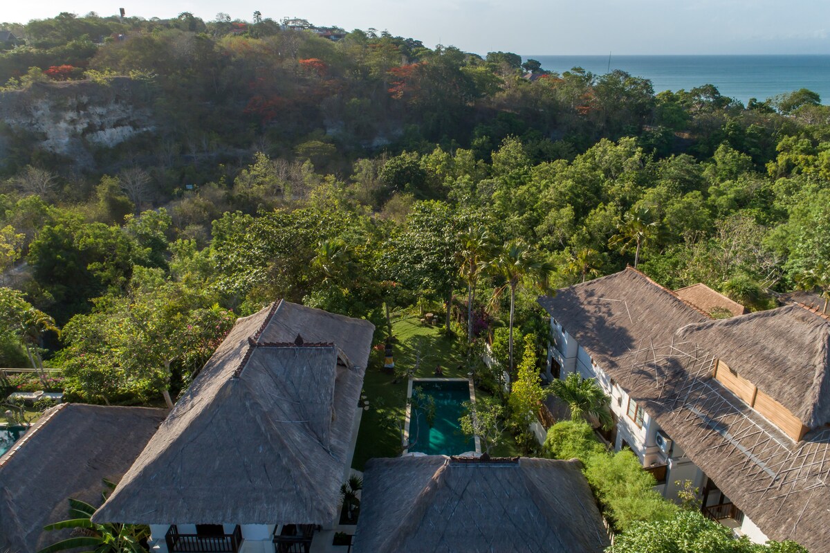 Hideaway Cliffside 3BR Pool Villa Near Beach 28
