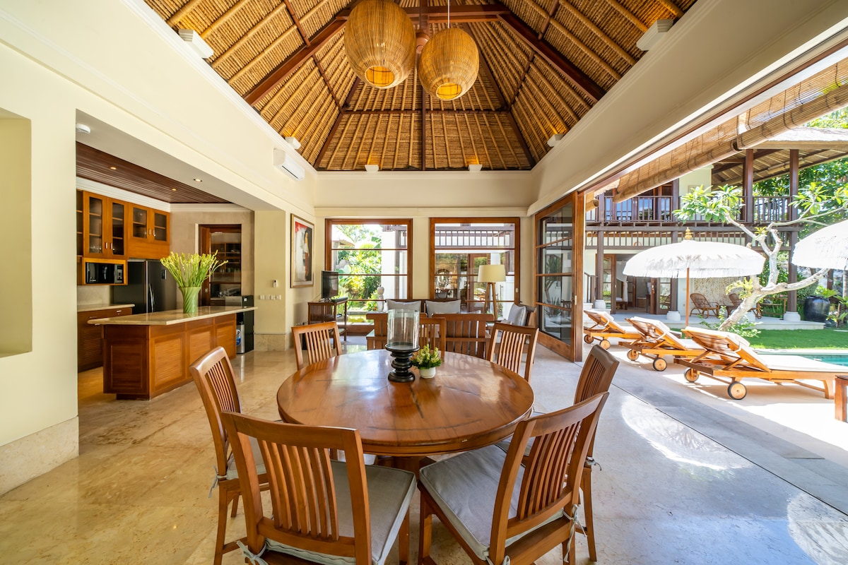 Hideaway Cliffside 3BR Pool Villa Near Beach 3