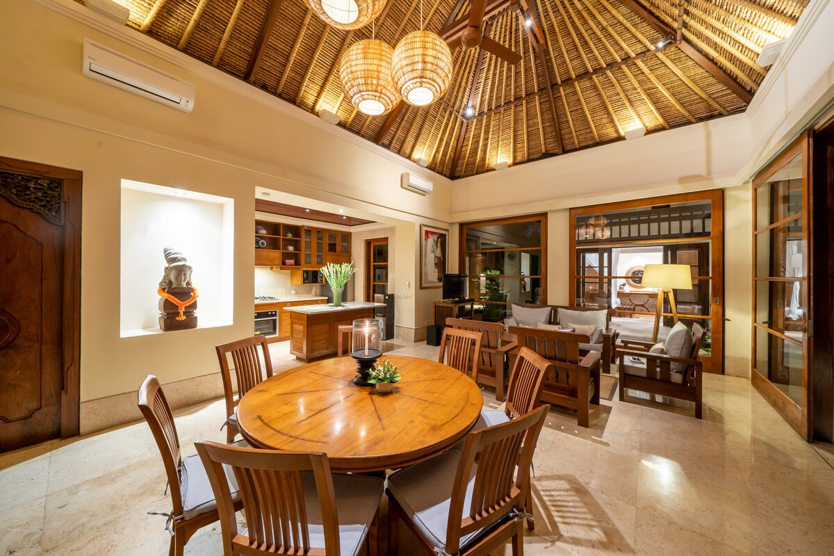 Hideaway Cliffside 3BR Pool Villa Near Beach 4