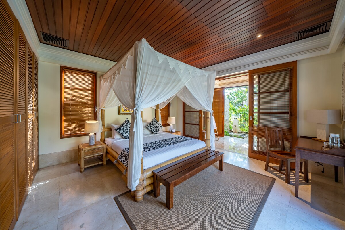 Hideaway Cliffside 3BR Pool Villa Near Beach 6