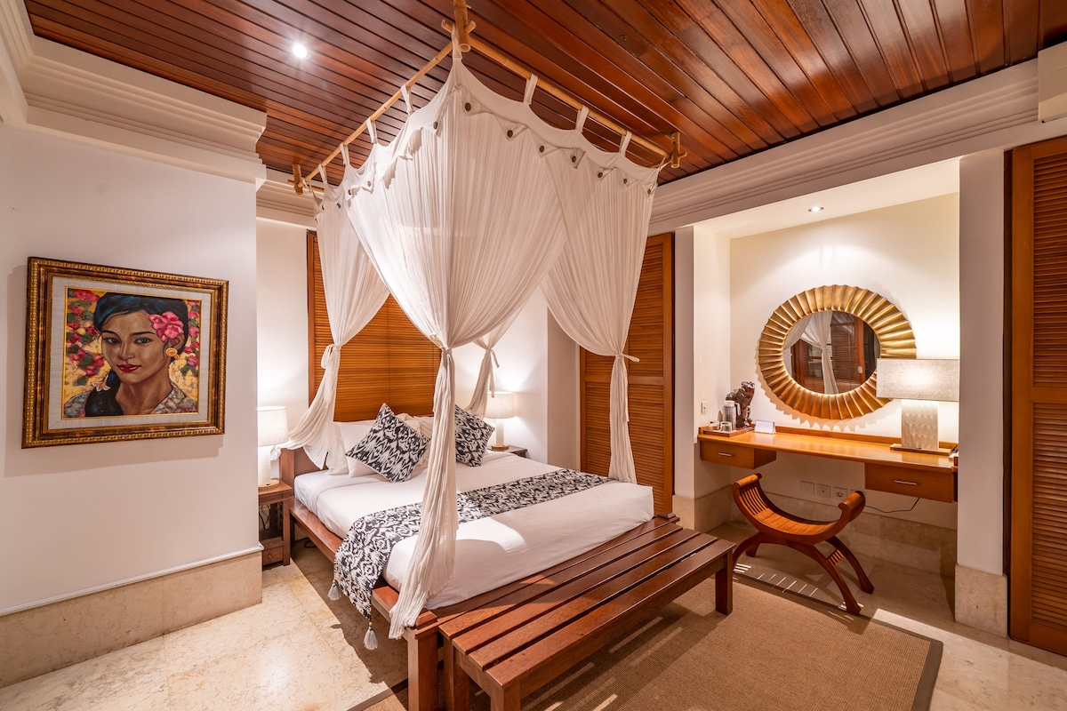 Hideaway Cliffside 3BR Pool Villa Near Beach 9
