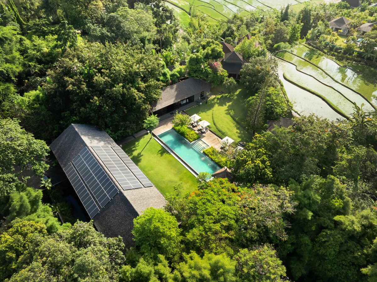 Huge 7BR Villa Amita|Massive Garden Lawn|Sleeps 18 23