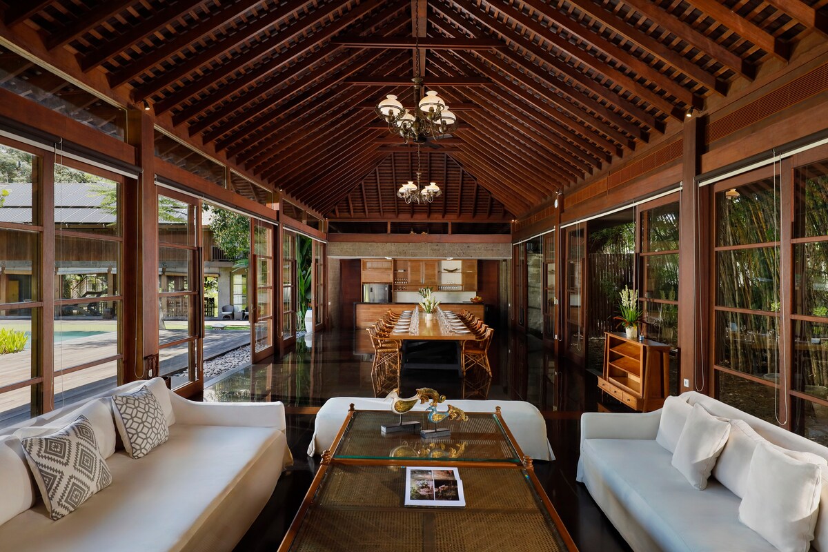 Huge 7BR Villa Amita|Massive Garden Lawn|Sleeps 18 24
