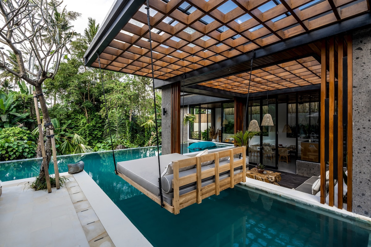 Golden Lion Embrace 3BR Villa with Pool in Ubud 28