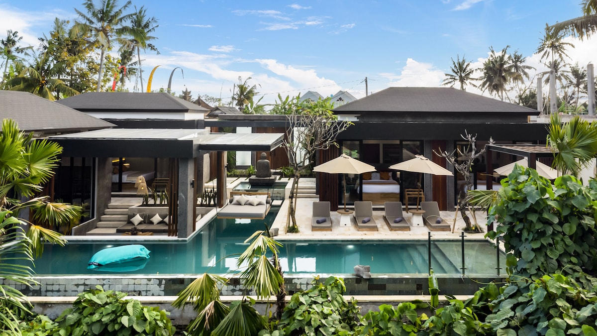 Golden Lion Embrace 3BR Villa with Pool in Ubud 31