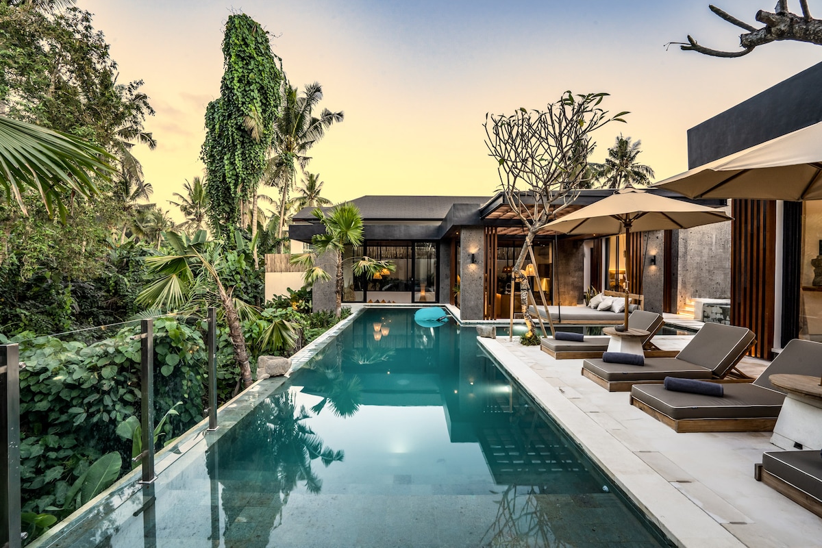 Golden Lion Embrace 3BR Villa with Pool in Ubud 35