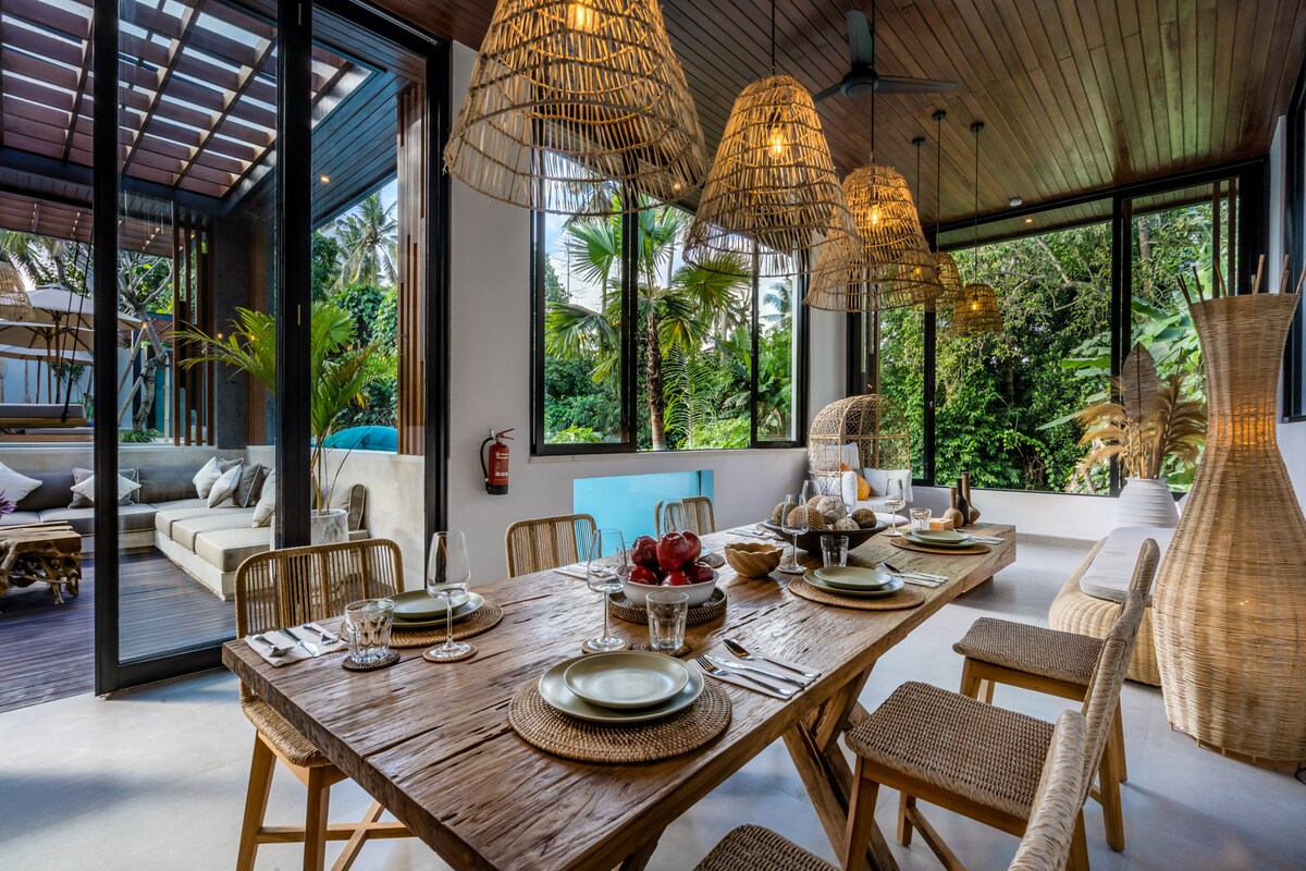 Golden Lion Embrace 3BR Villa with Pool in Ubud 5